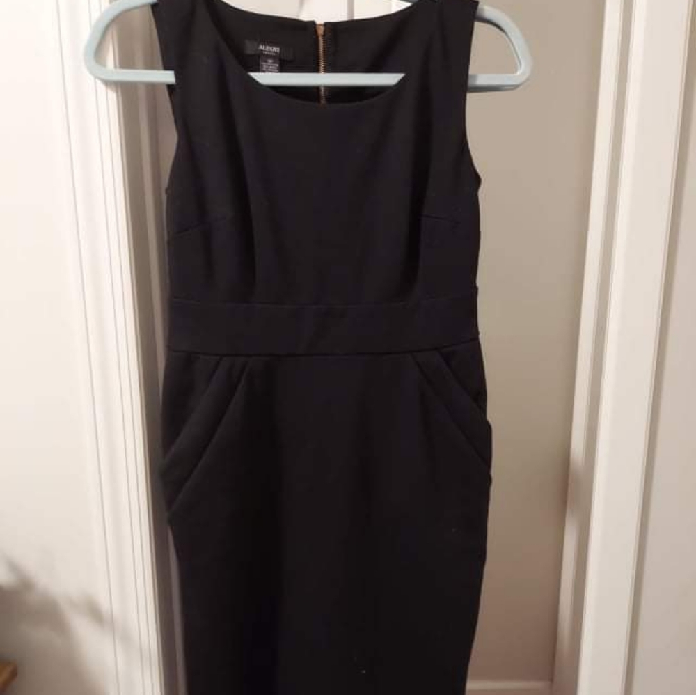 Black bodycon dress